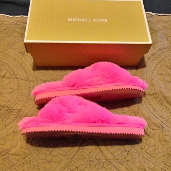 Michael Kors Lala Slippers - Picture 4 of 14